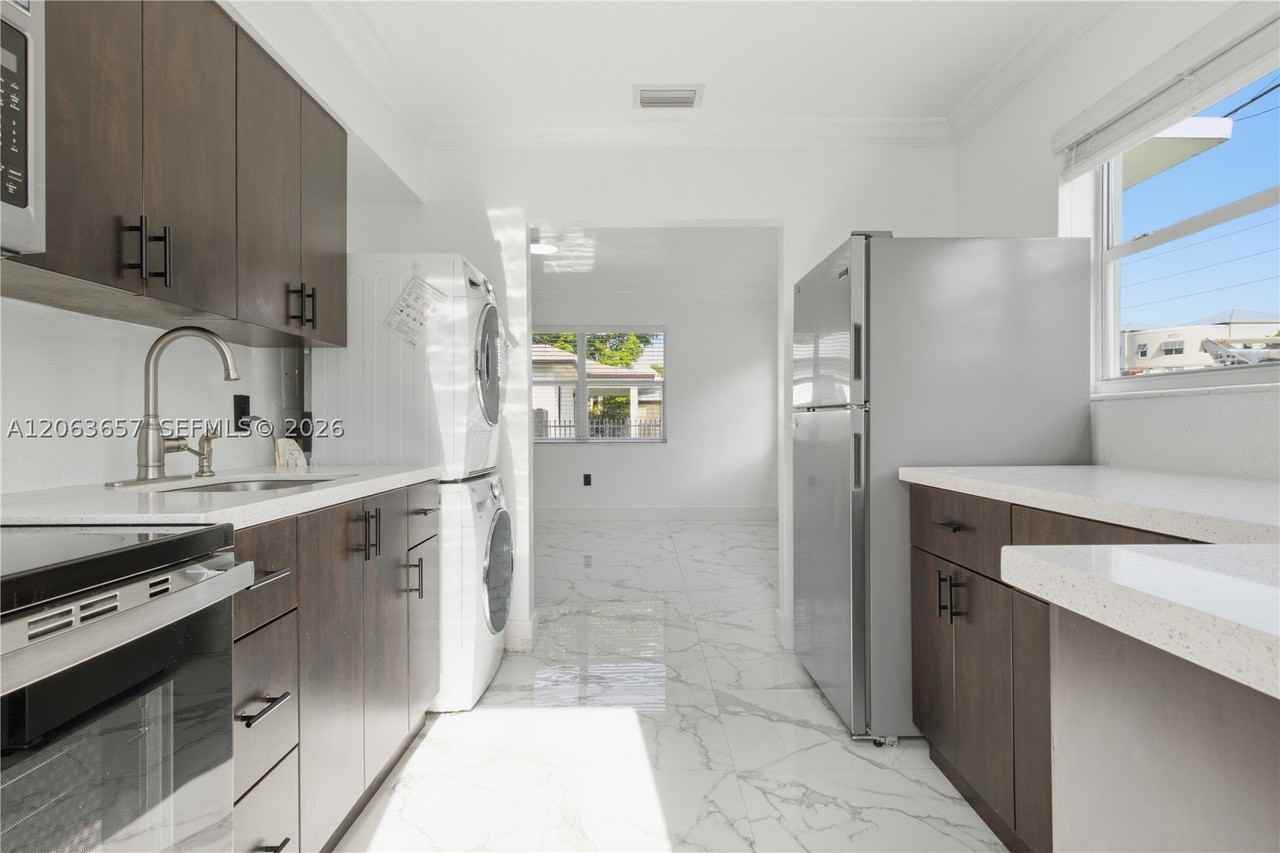 6053 Sw 63rd Ter #0 - Photo 3 of 12