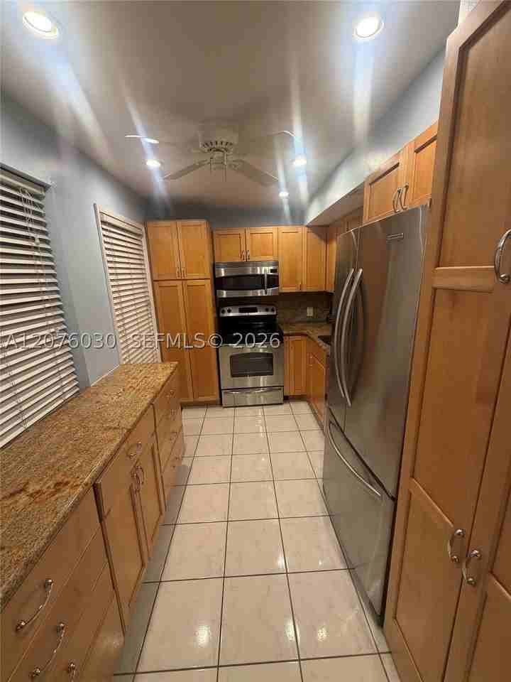 2751 N Palm Aire Dr #502 - Photo 5 of 17