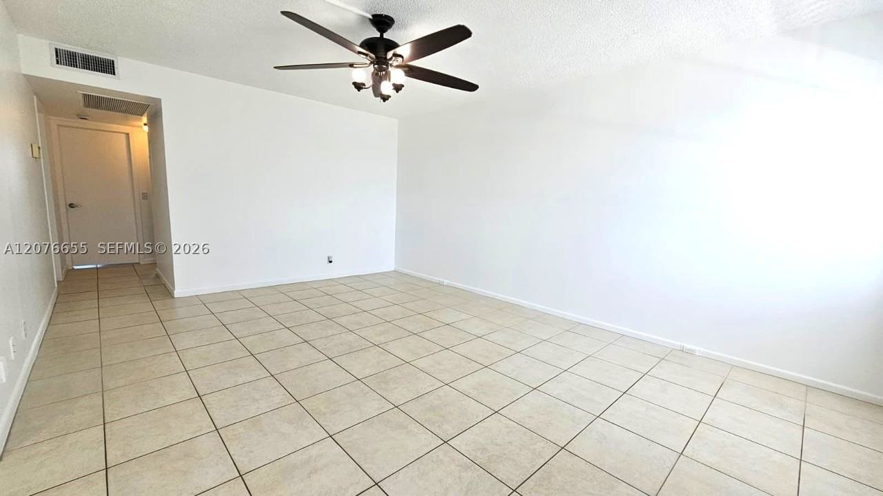 4034 Exeter B #4034 - Photo 7 of 18