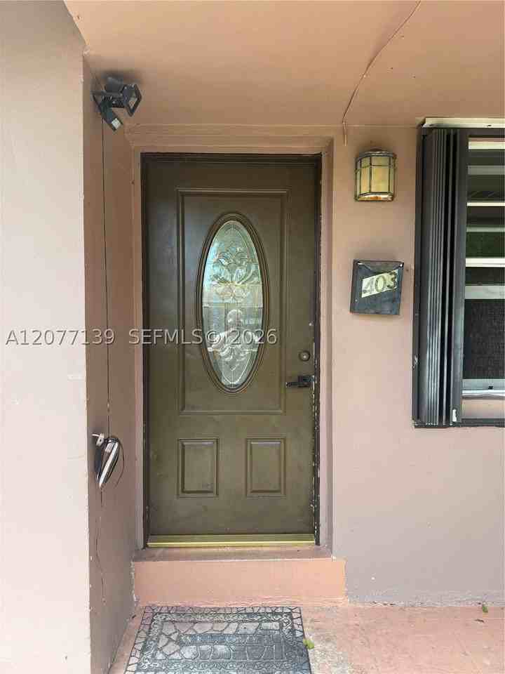 401 Sw 4th Ter #403