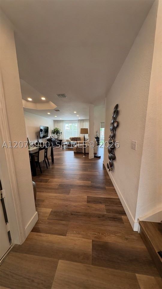 6691 Nw 107th Ct - Photo 4 of 34