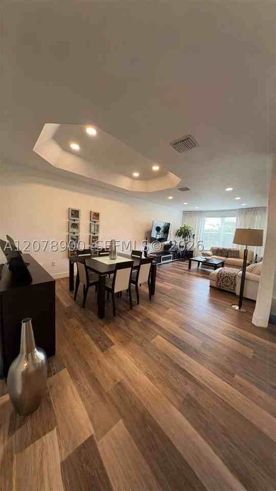 6691 Nw 107th Ct - Photo 5 of 34
