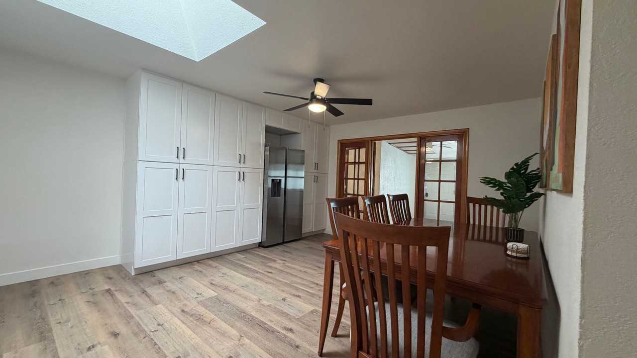 W Glenrosa Ave - Photo 2 of 17