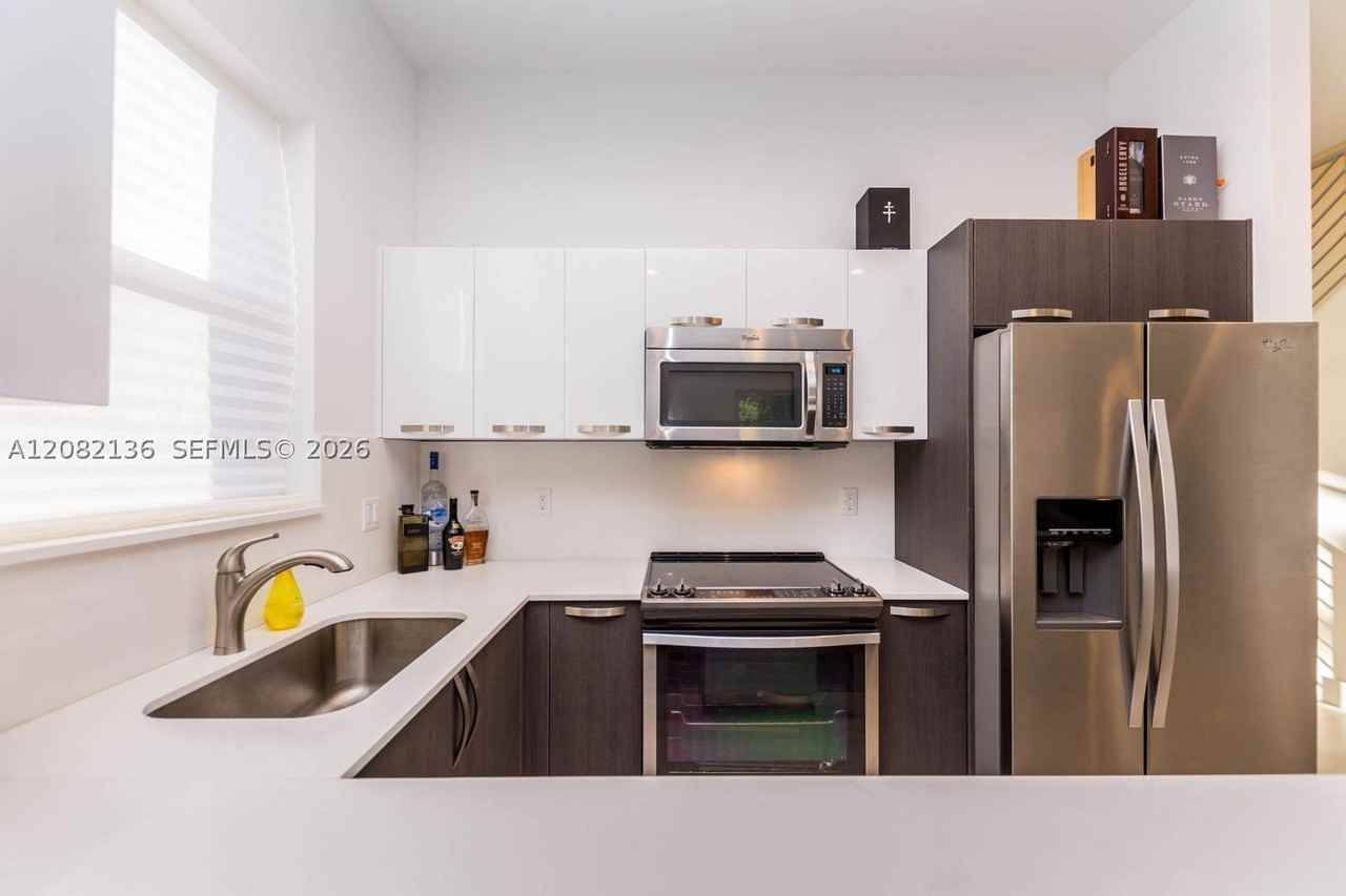 2875 Sw 33rd Ct #2875 - Photo 3 of 48