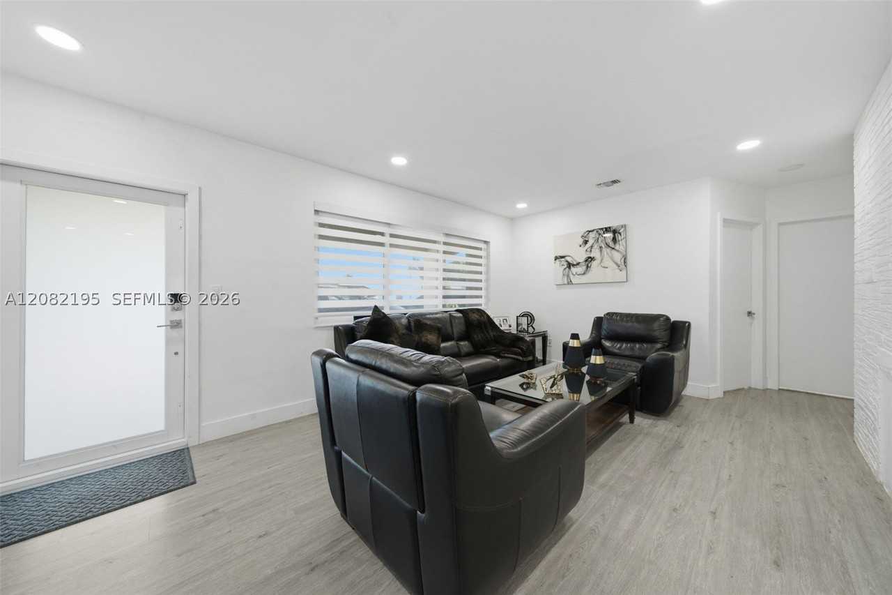7680 Juniper St #7680 - Photo 3 of 31