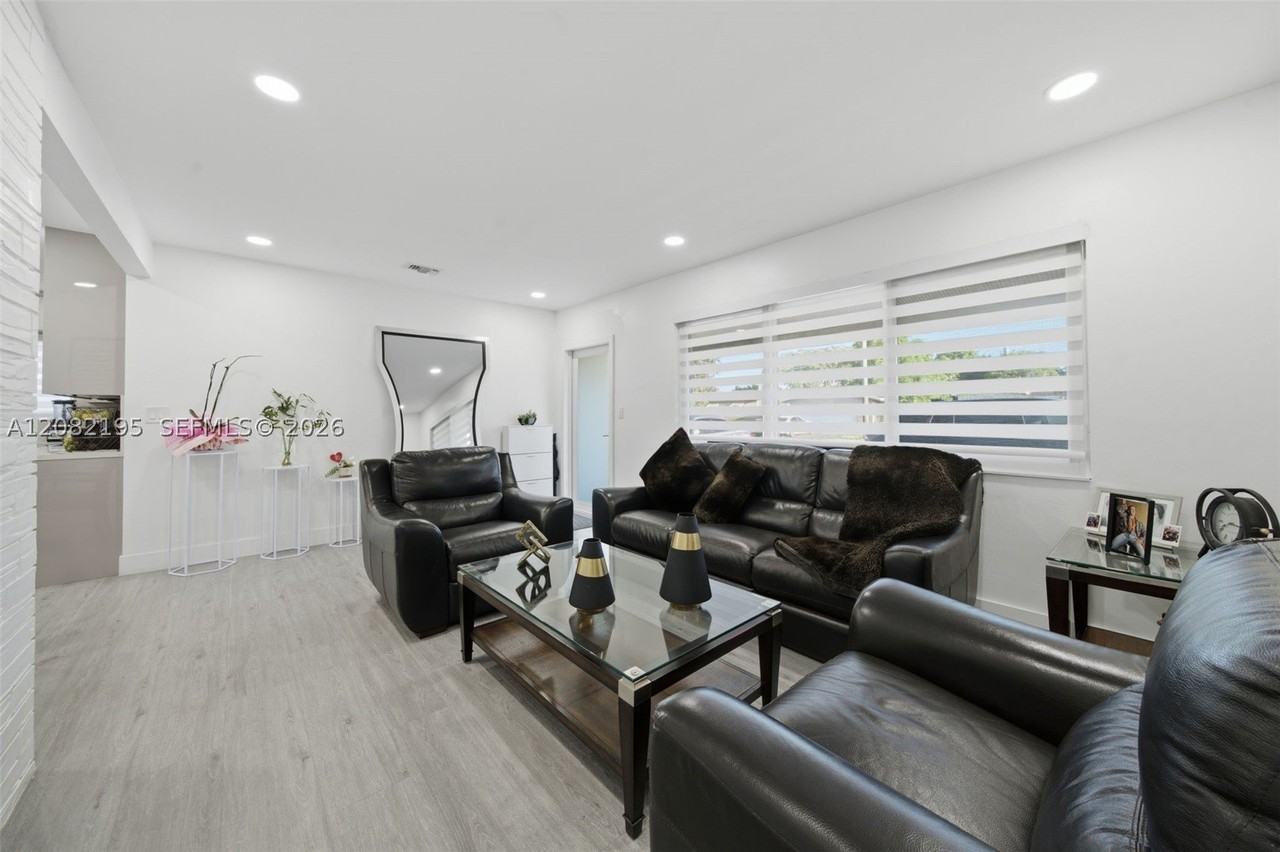 7680 Juniper St #7680 - Photo 4 of 31