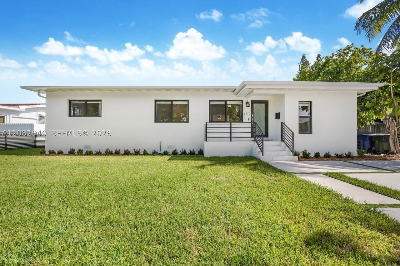 5970 Sw 16th St - Photo 2 of 17