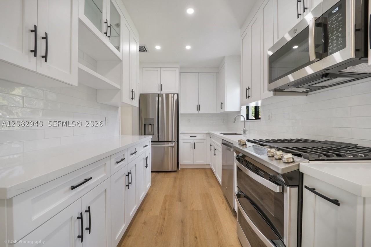 5970 Sw 16th St - Photo 4 of 17