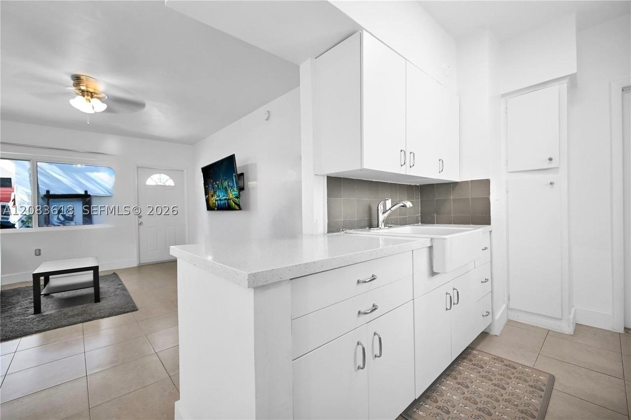 1195 Marseille Dr #5 - Photo 4 of 13