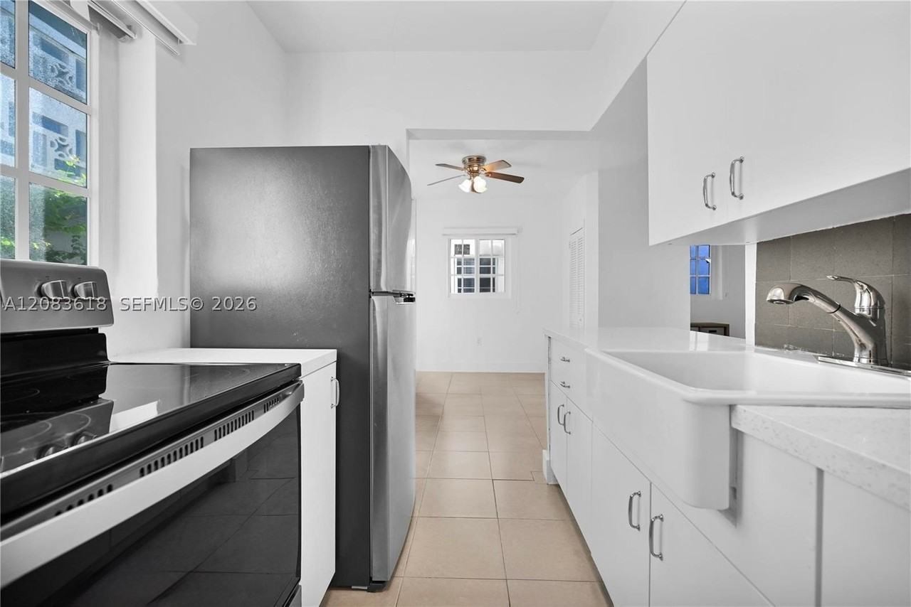 1195 Marseille Dr #5 - Photo 7 of 13
