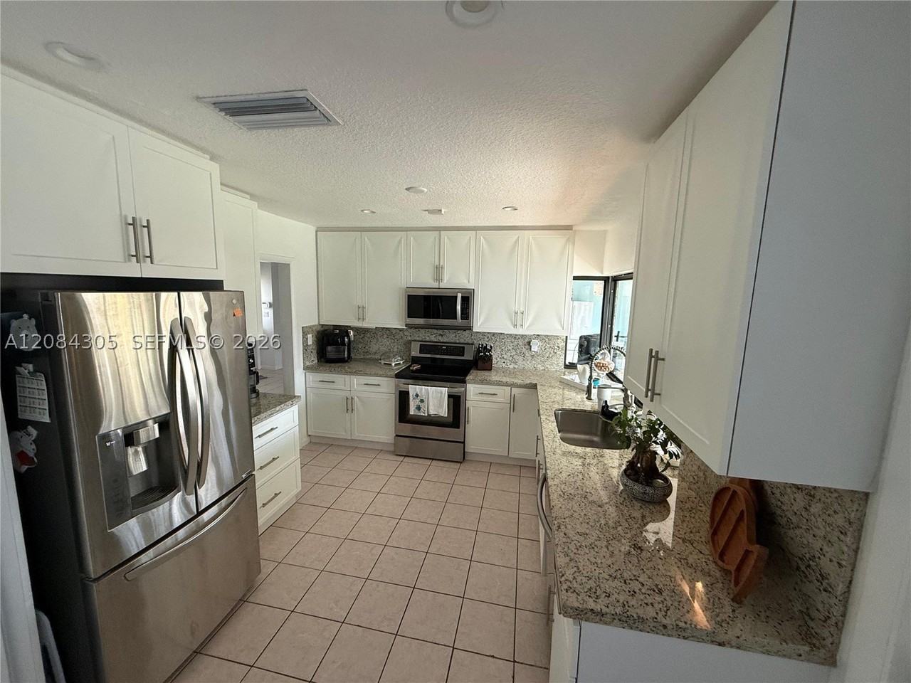 308 Nw 19th St #0 - Photo 4 of 12