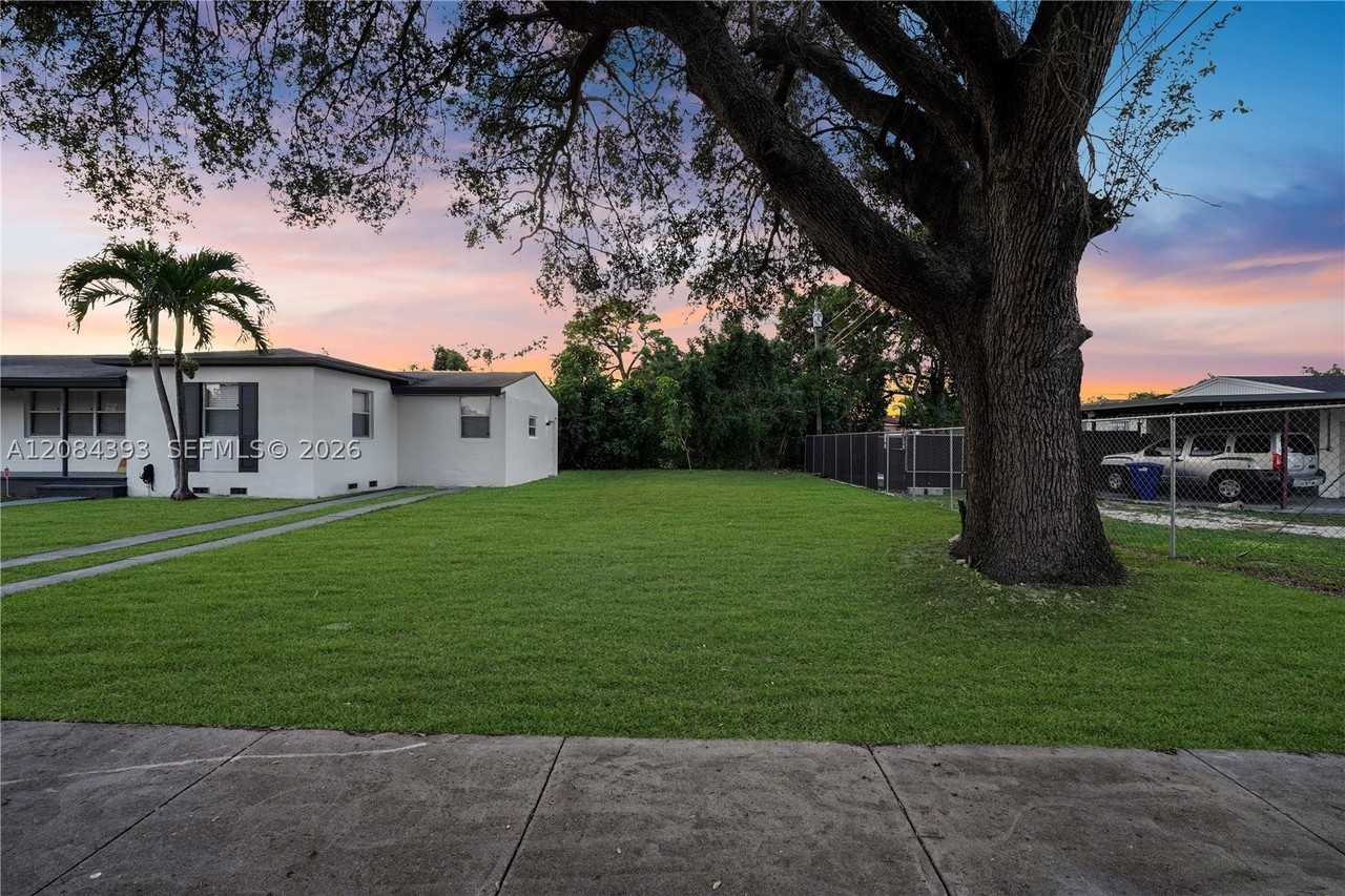 11702 Nw 1st Ave #11702 - Photo 3 of 35