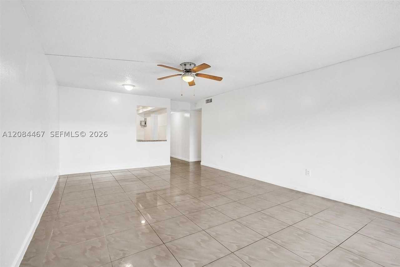 469 N Pine Island Rd #B306 - Photo 4 of 29