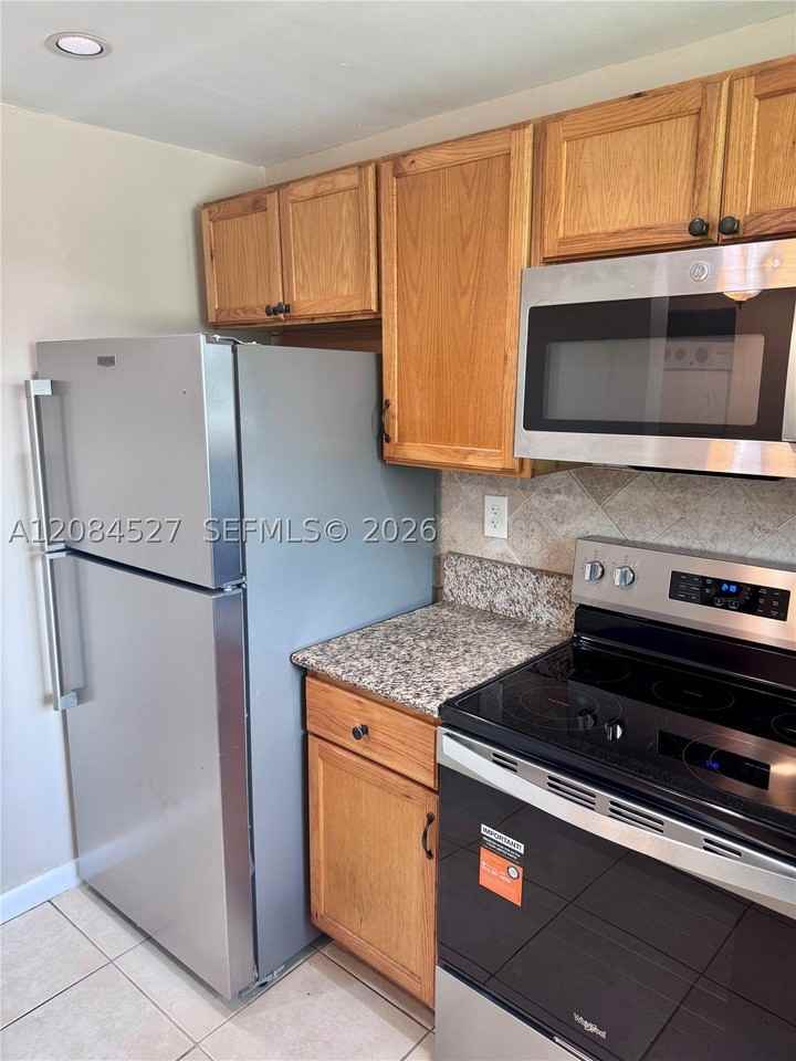 6090 Sw 41st St #19 - Photo 5 of 25