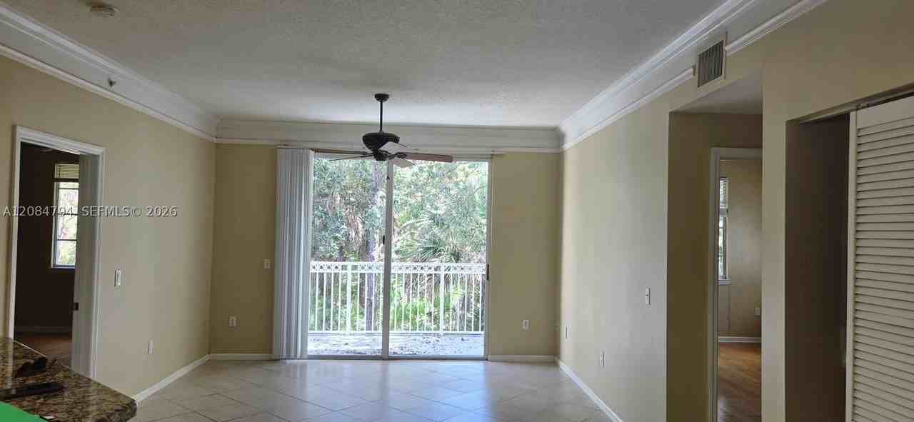 2212 Myrtlewood Cir E #2212 - Photo 2 of 17