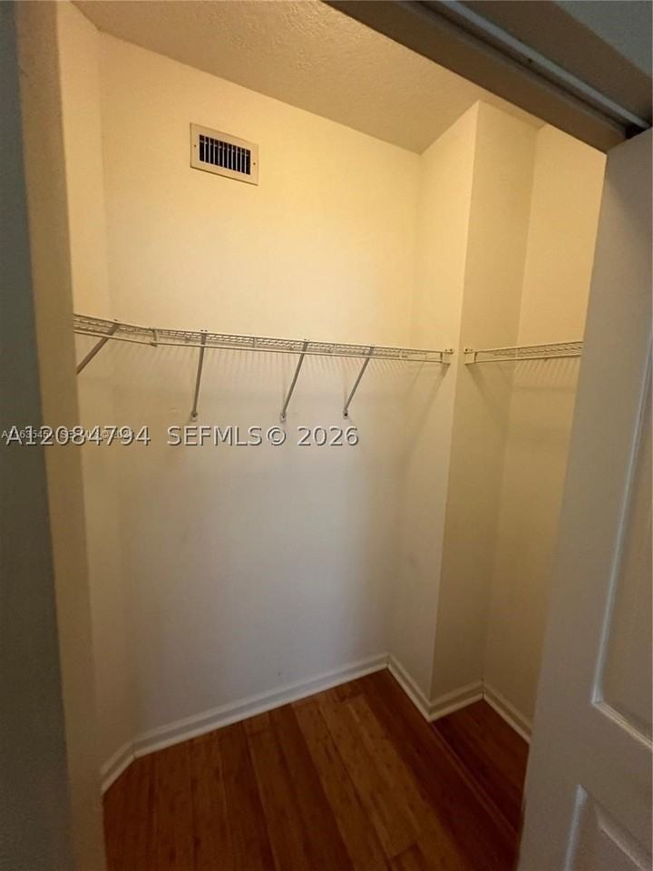 2212 Myrtlewood Cir E #2212 - Photo 6 of 17
