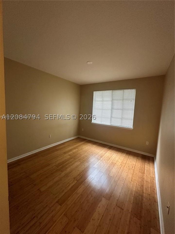 2212 Myrtlewood Cir E #2212 - Photo 7 of 17