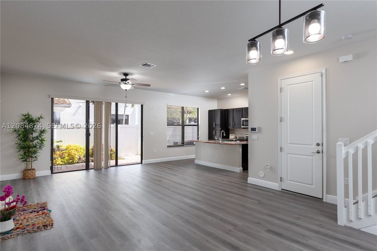 20981 Nw 1st Ct #20981 - Photo 4 of 31