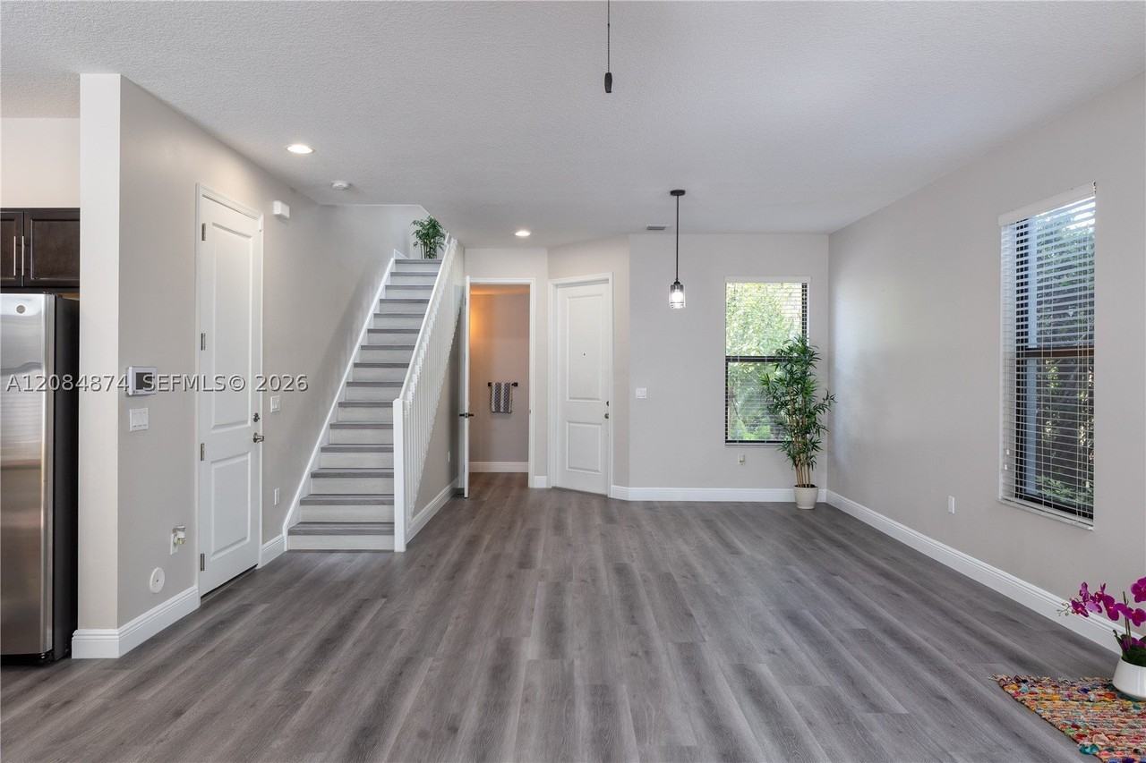 20981 Nw 1st Ct #20981 - Photo 5 of 31