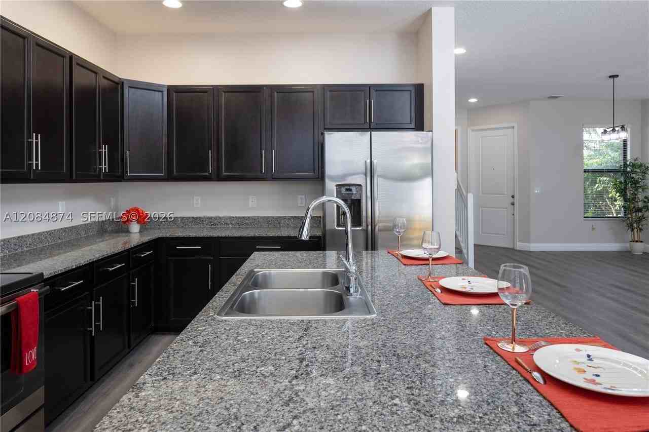 20981 Nw 1st Ct #20981 - Photo 7 of 31