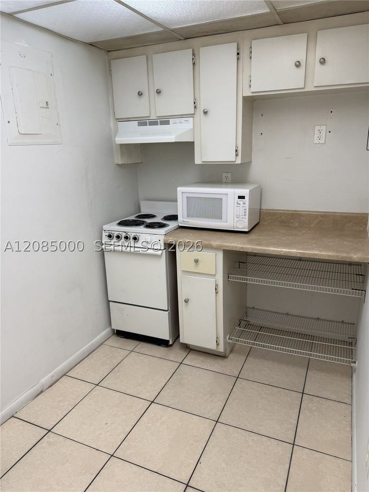 7010 Nw 186th St #5-121A - Photo 7 of 8