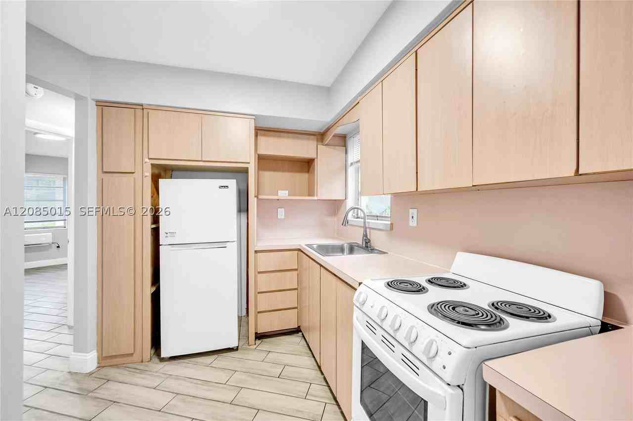 1631 Ne Miami Gardens Dr #133 - Photo 5 of 16