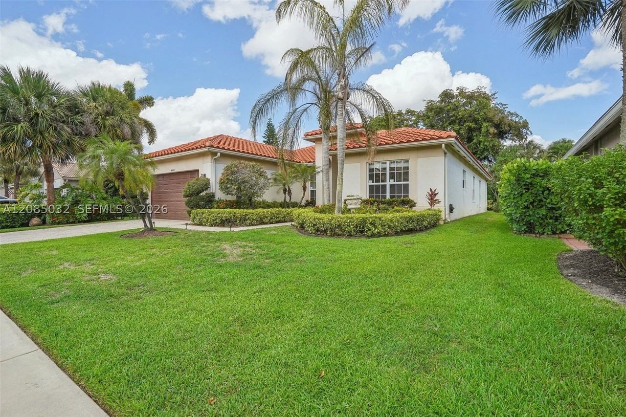 4460 Mariners Cove Dr - Photo 3 of 50