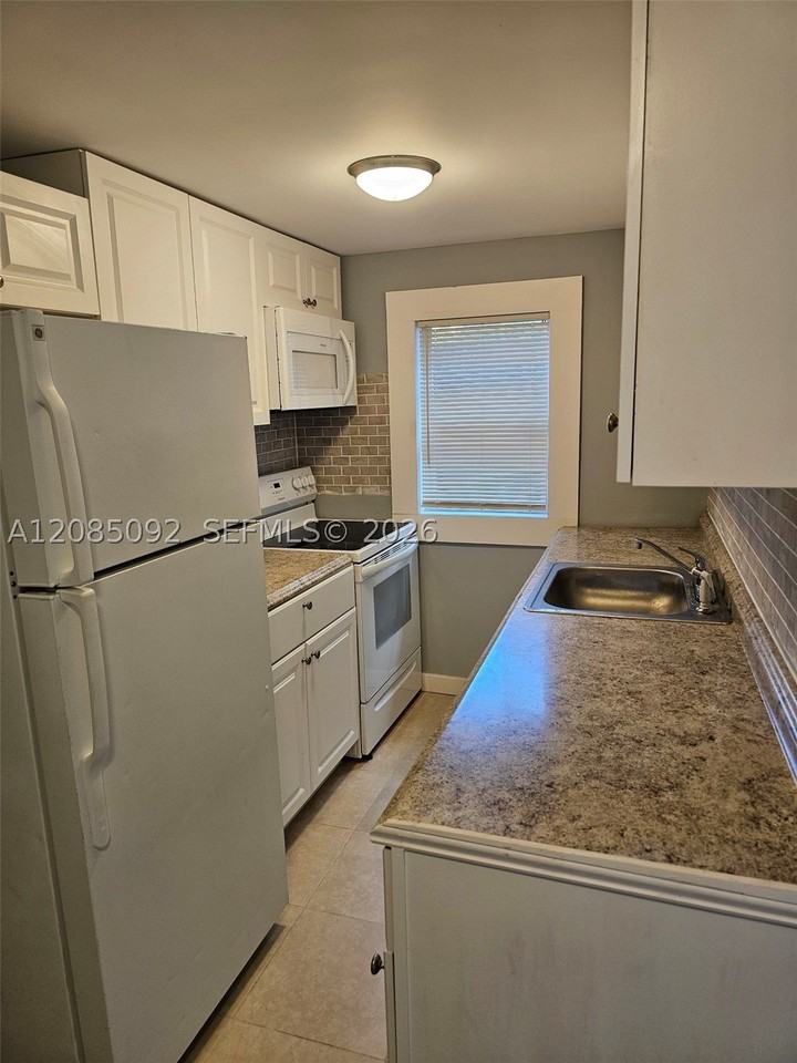 807 Tequesta St #BACK - Photo 2 of 6