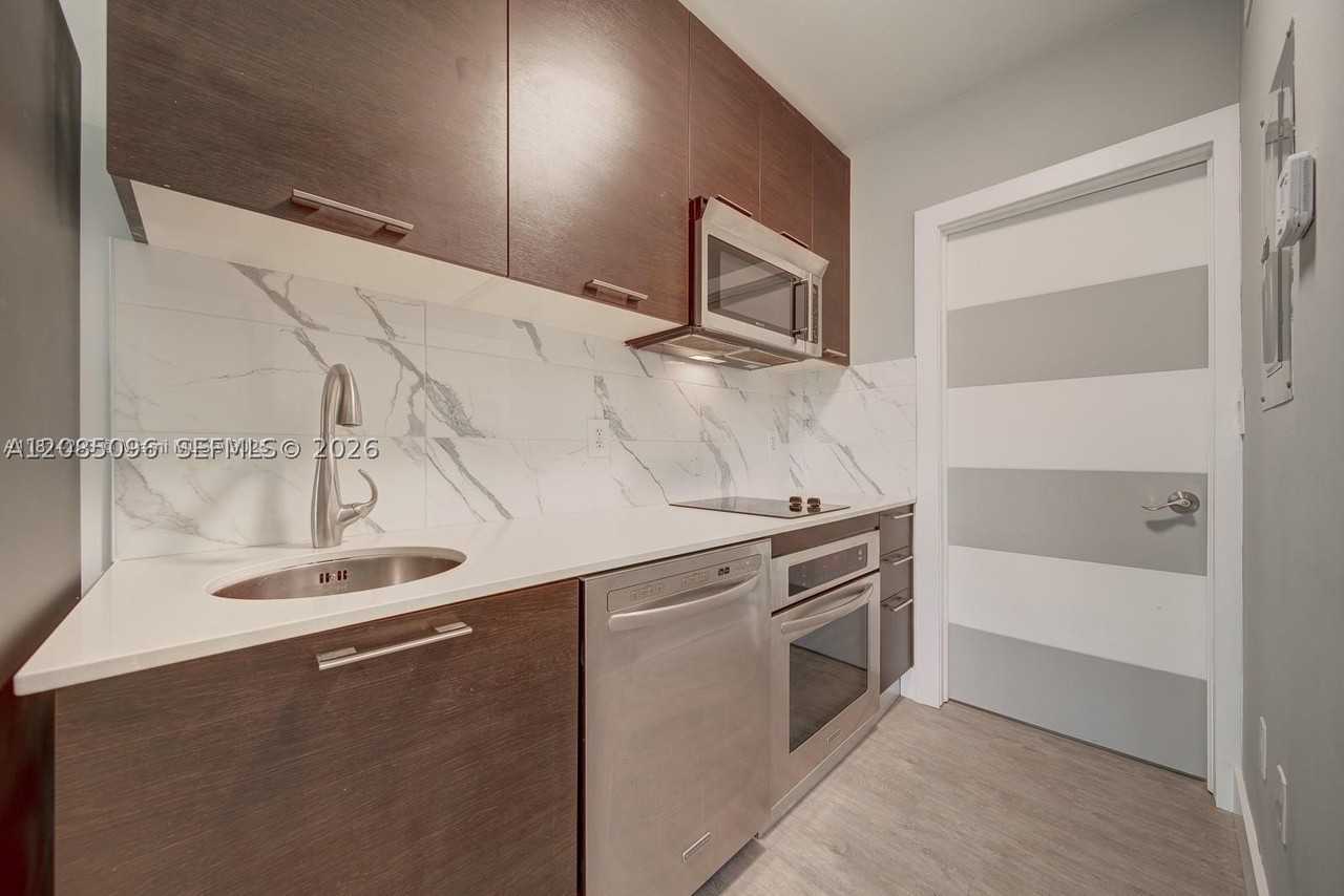 1568 Pennsylvania Ave #325 - Photo 5 of 17