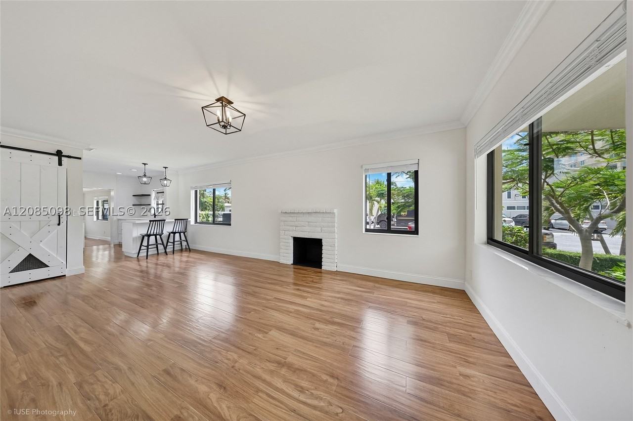 3640 Sw 11th St - Photo 4 of 15