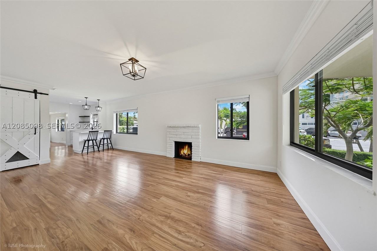 3640 Sw 11th St - Photo 5 of 15