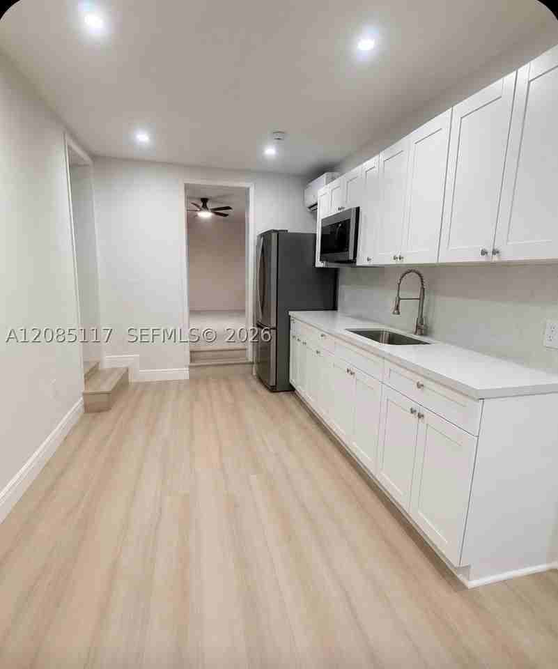 600 Nw 108th St #2 - Photo 2 of 11