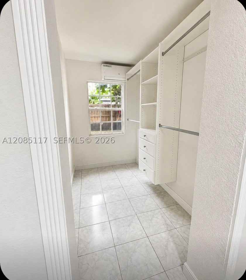 600 Nw 108th St #2 - Photo 5 of 11
