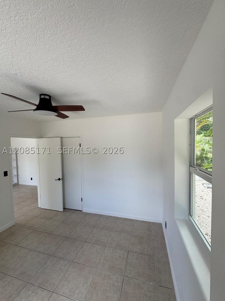 NW 5 AVE 1521 #1-2 - Photo 2 of 10