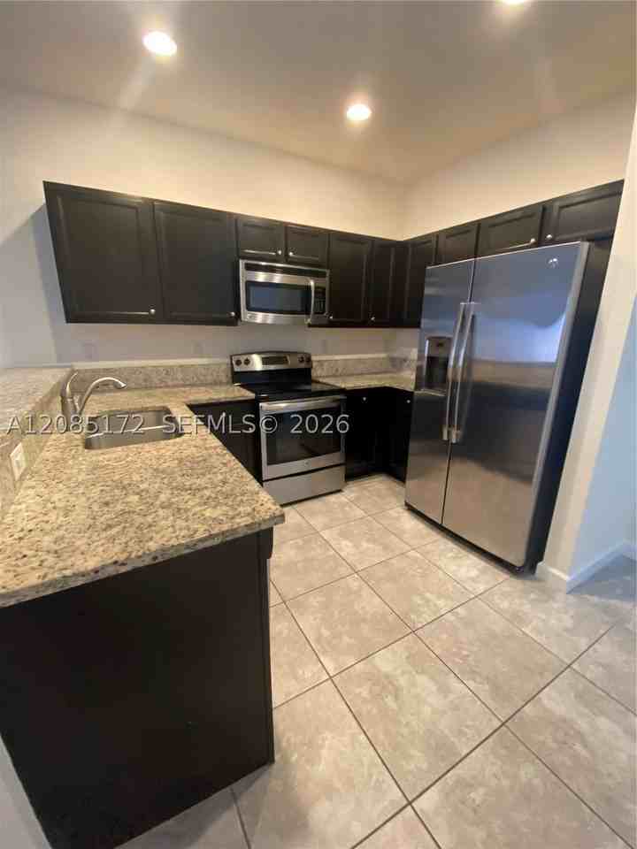 15063 Sw 118th Ln #15063 - Photo 5 of 14