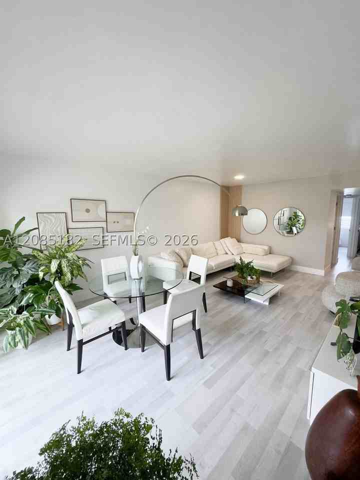 1112 Nw 125th Pl #102 - Photo 2 of 9