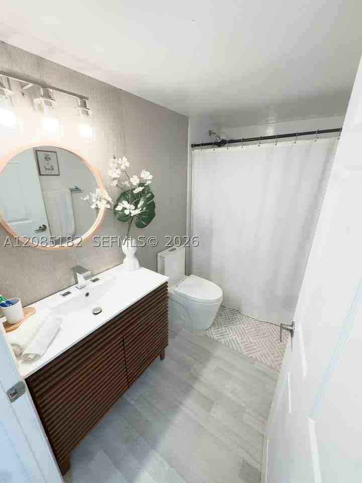 1112 Nw 125th Pl #102 - Photo 5 of 9