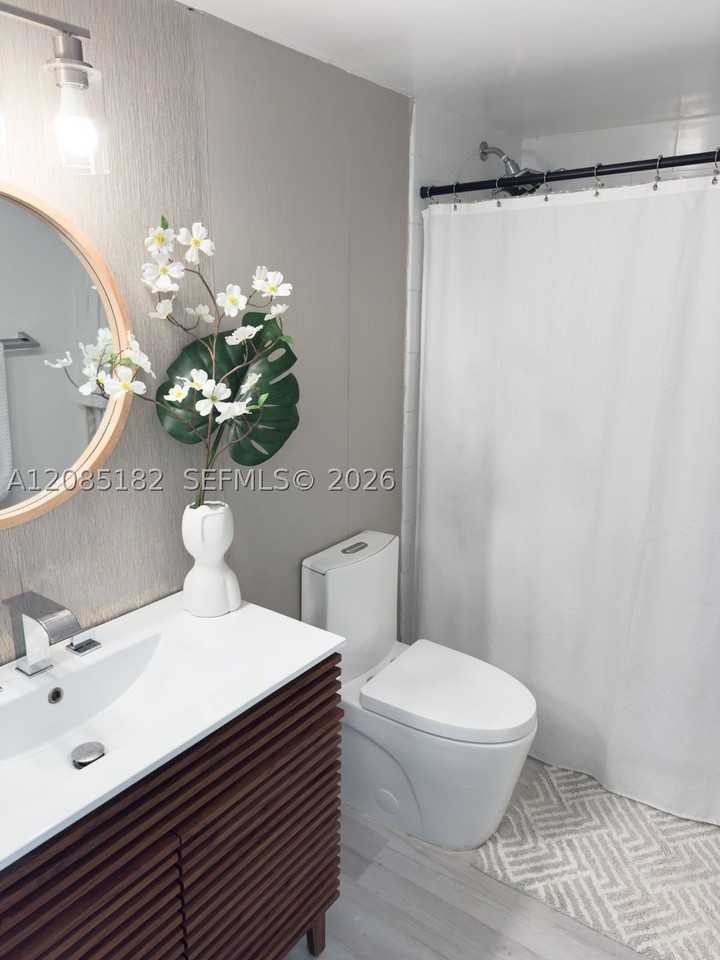 1112 Nw 125th Pl #102 - Photo 6 of 9