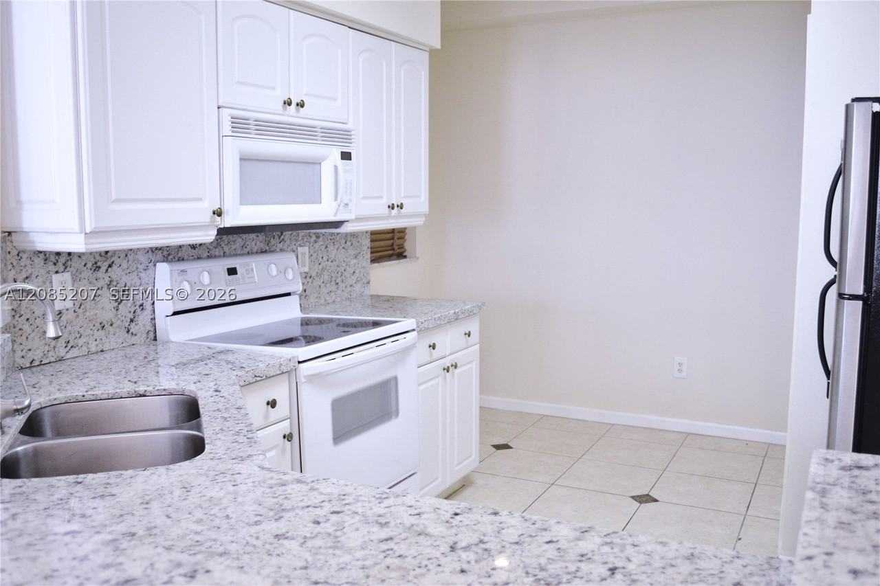 3225 Ne 184th St #10103 - Photo 6 of 45