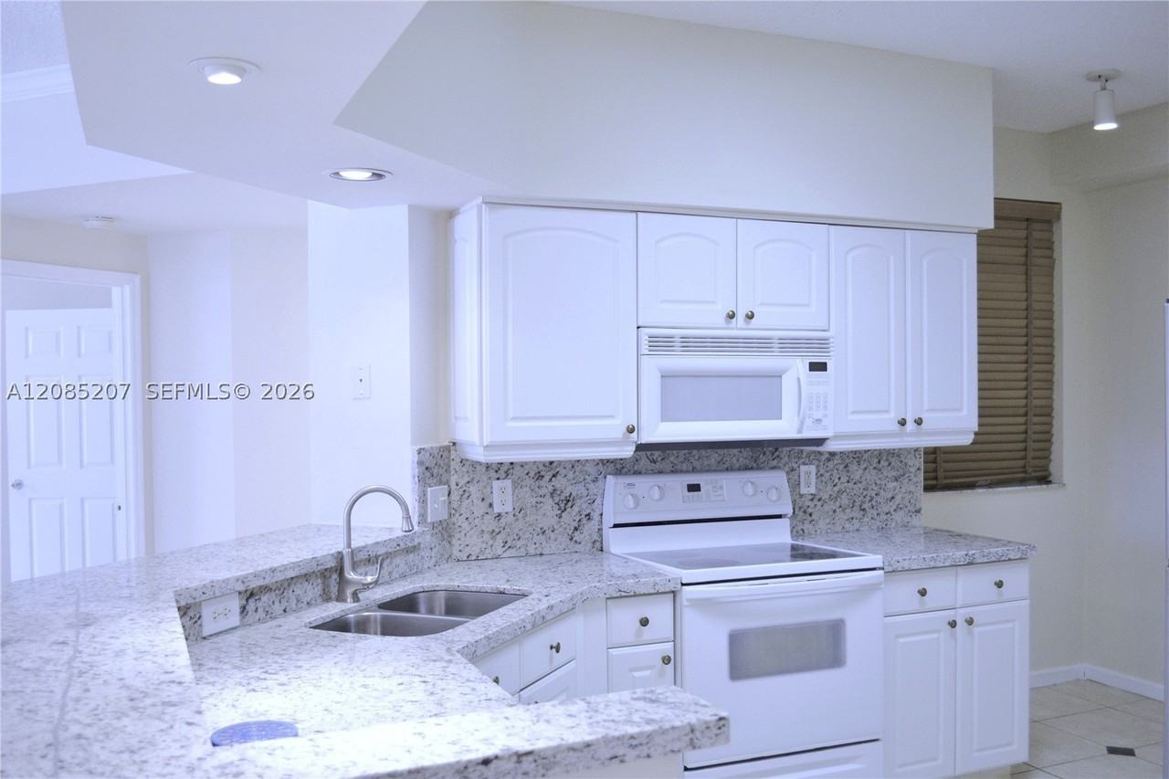 3225 Ne 184th St #10103 - Photo 7 of 45