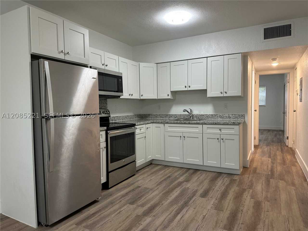 1928 Jefferson St #4 - Photo 2 of 28