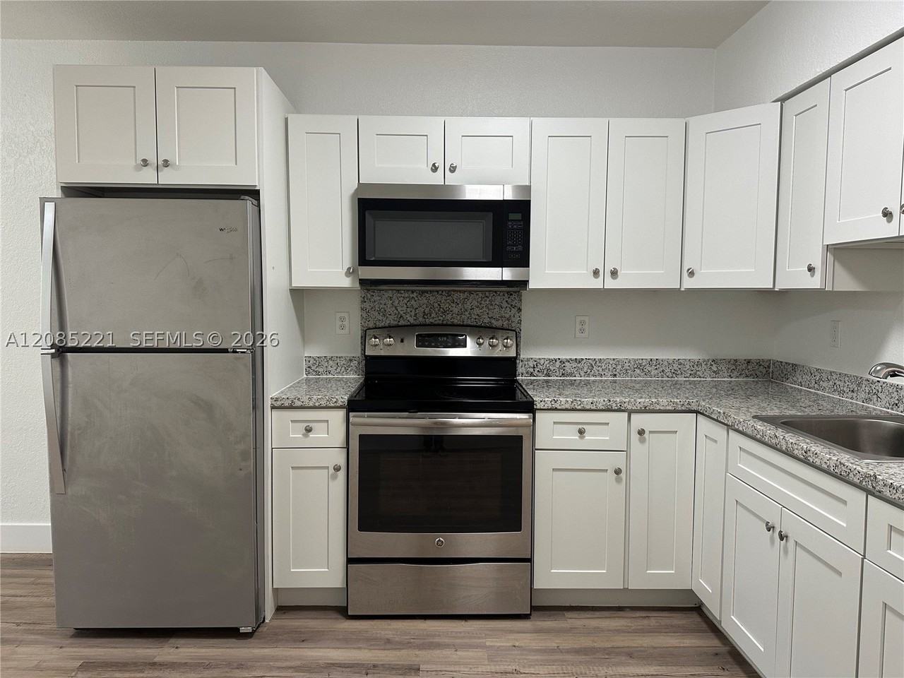 1928 Jefferson St #4 - Photo 3 of 28