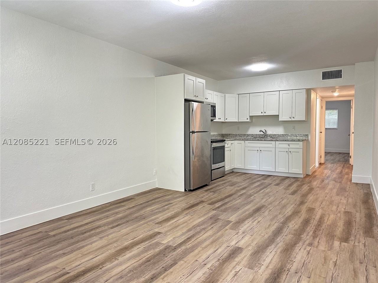 1928 Jefferson St #4 - Photo 5 of 28