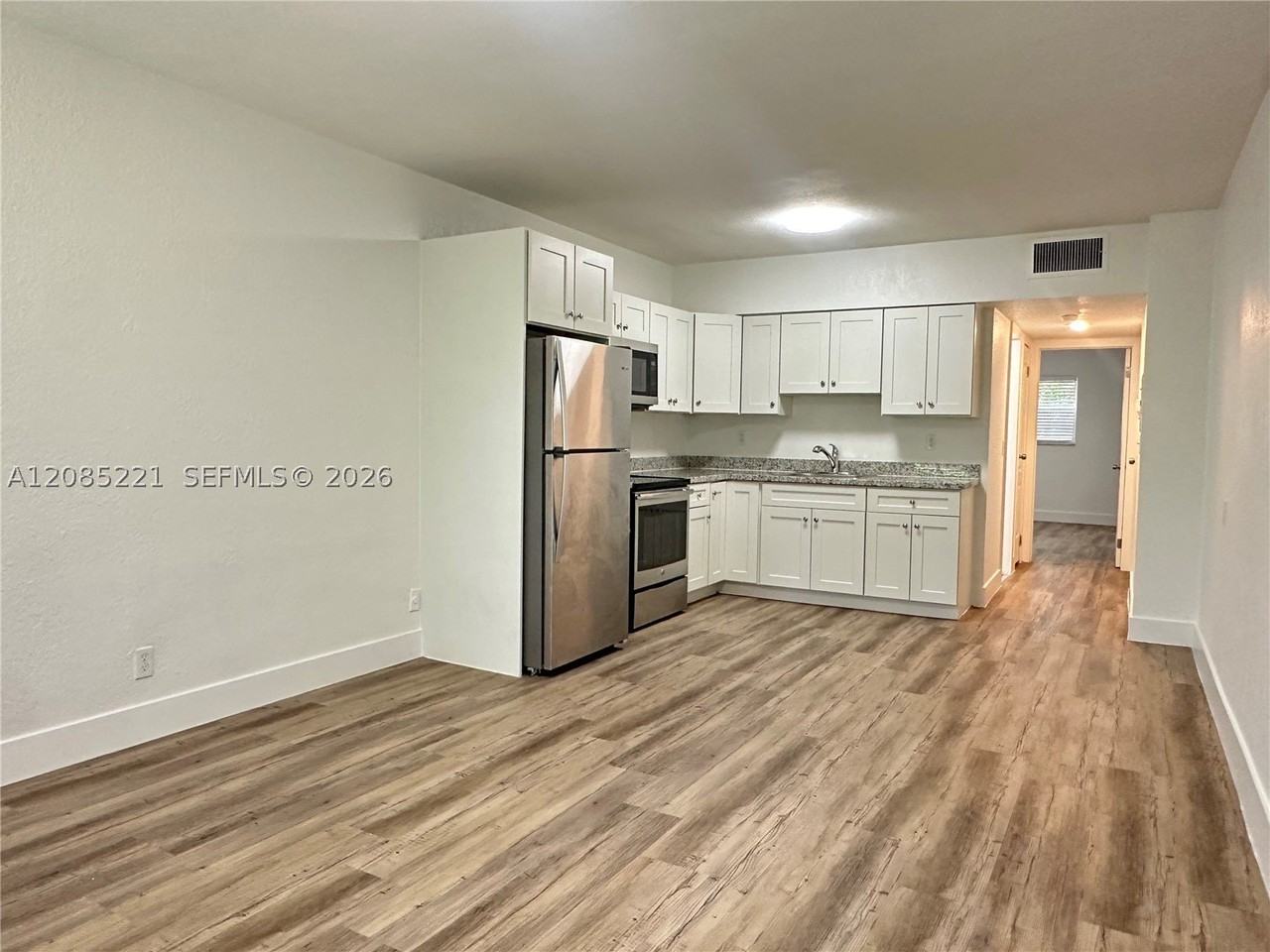 1928 Jefferson St #4 - Photo 6 of 28