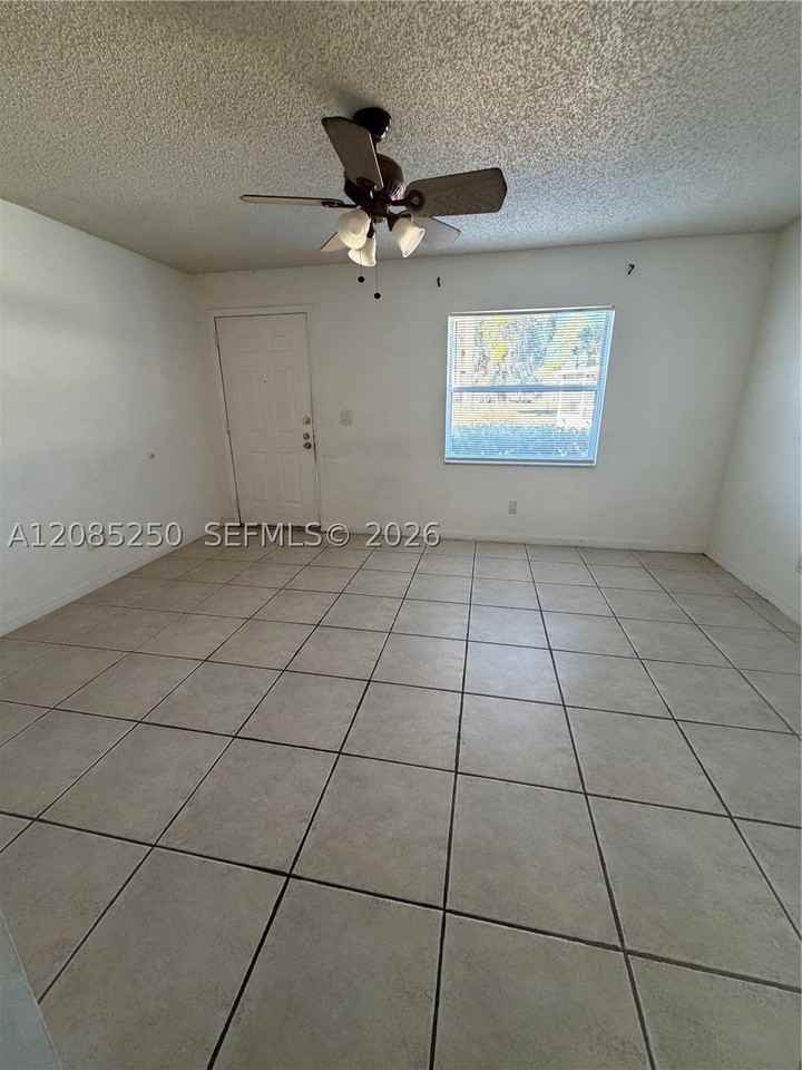 1 LAKE VILLA WAY #1 - Photo 3 of 12