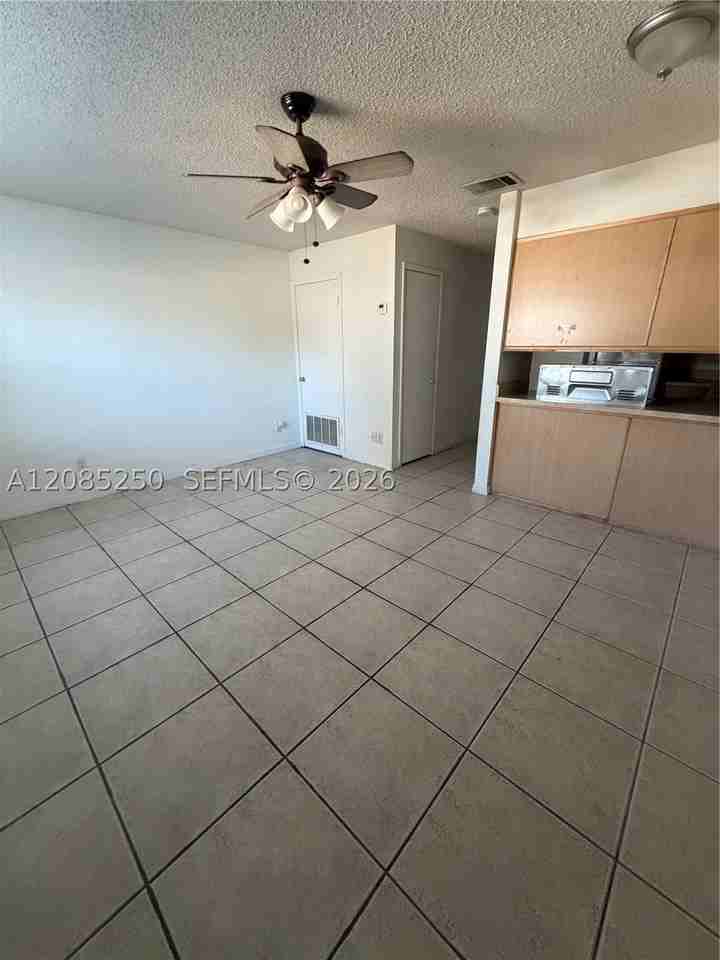 1 LAKE VILLA WAY #1 - Photo 4 of 12