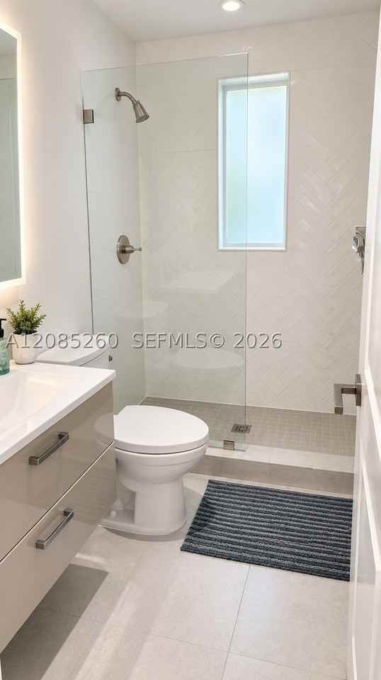 245 Ne 33rd St #103 - Photo 4 of 11