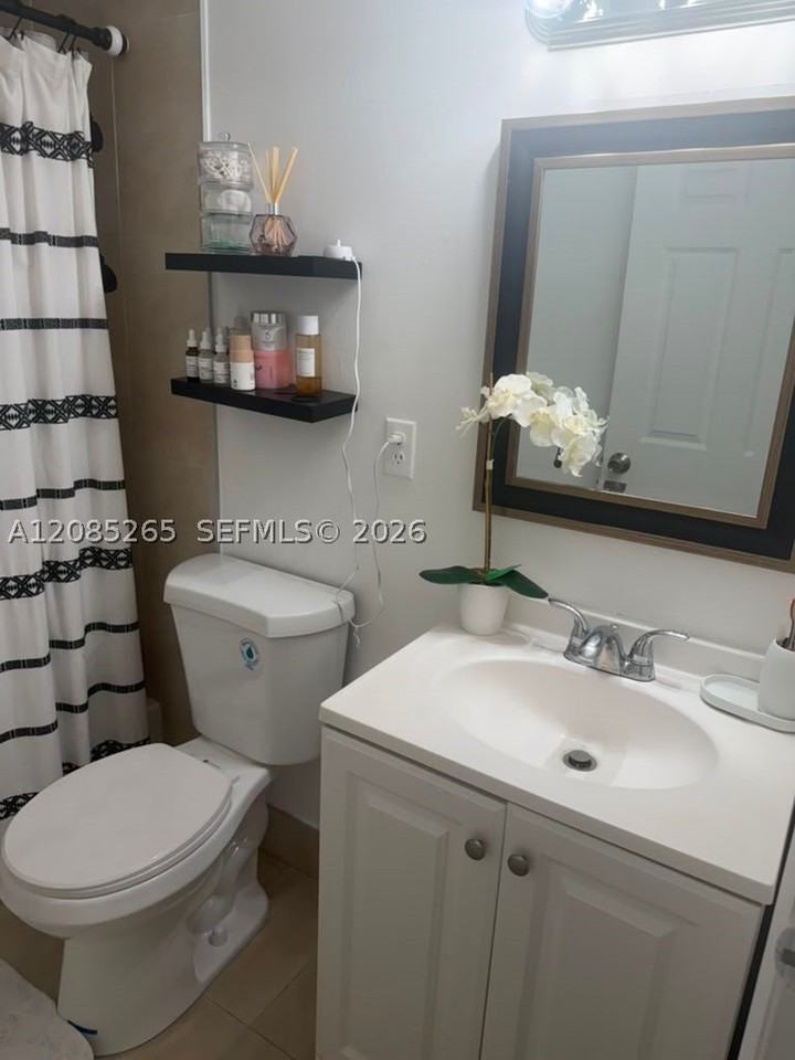 42 W 7th St #202 - Photo 4 of 15
