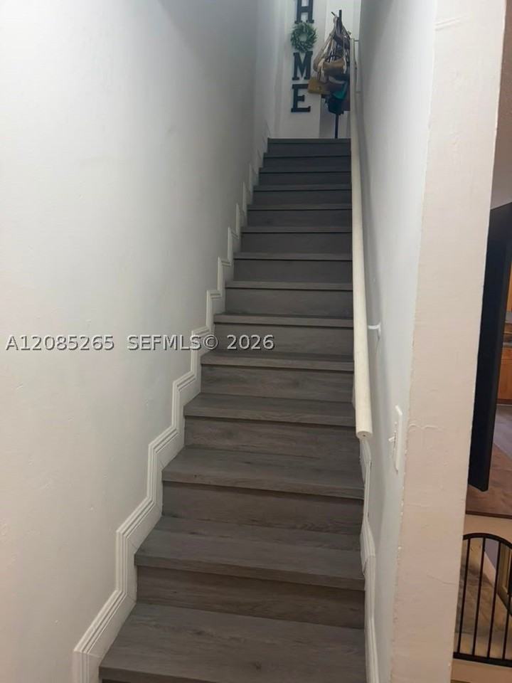 42 W 7th St #202 - Photo 6 of 15