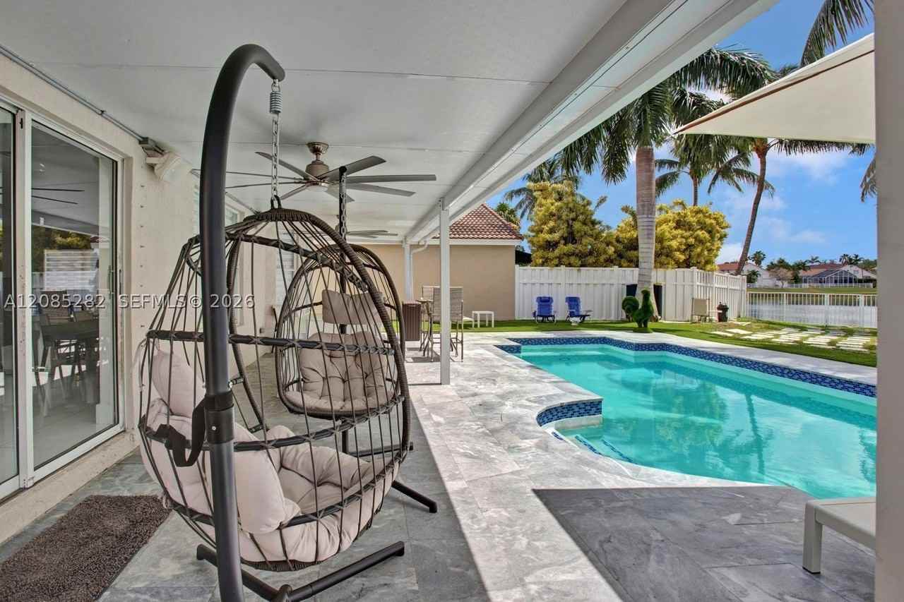 3432 Sw 49th St - Photo 7 of 47